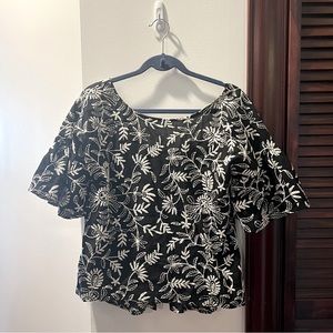 Anthropologie Black Rory Embroidered Flutter Sleeve
Boho Blouse - Sz Medium